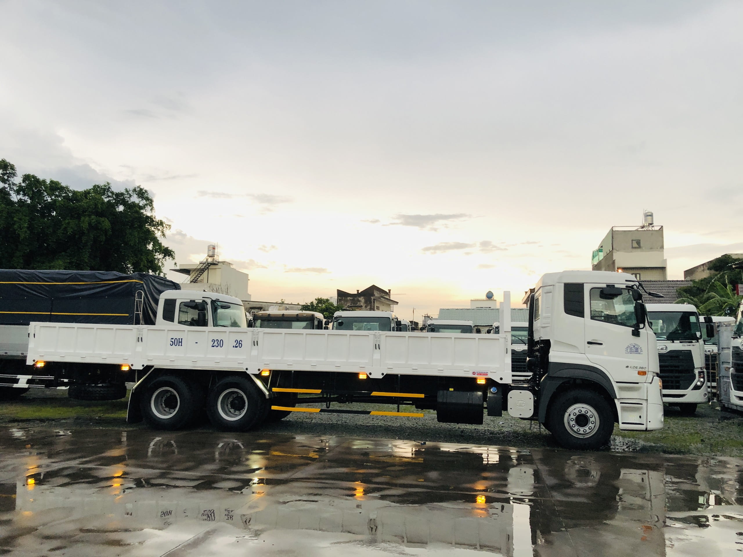 Xe_tai_UD_thung_lung_3_chan